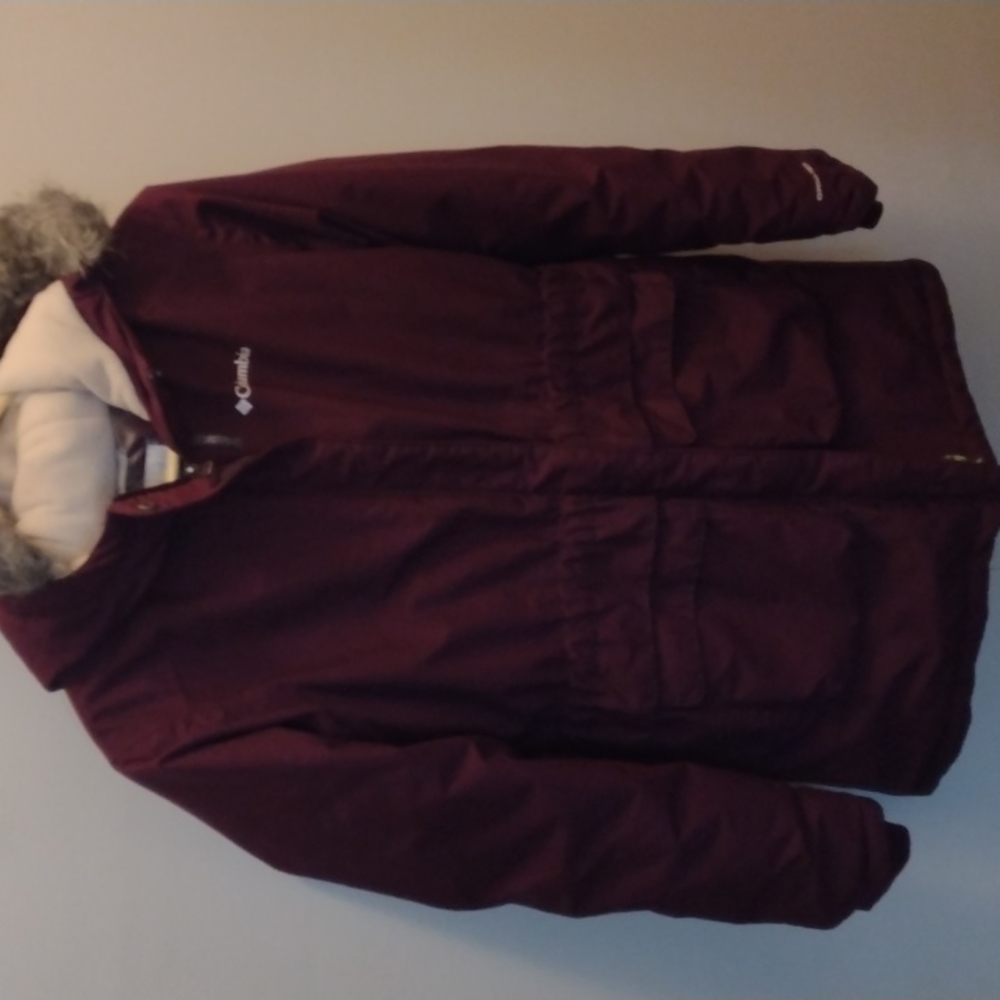 COLUMBIA WOMEN'S HOODIE.  EXCELLENT CONDITION.  Omni-tech insulated.